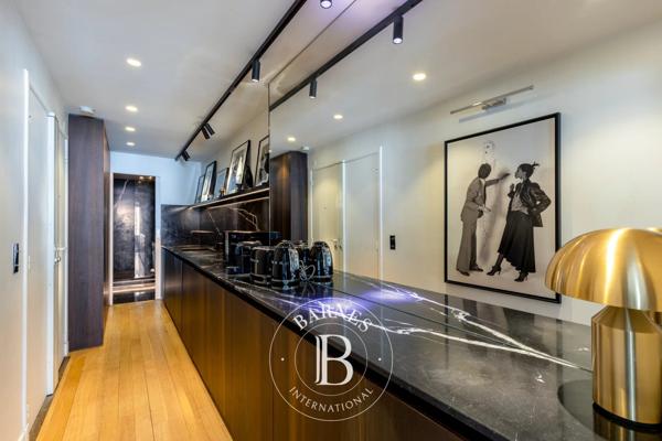 Paris 8ème, Appartement  49 m² à vendre