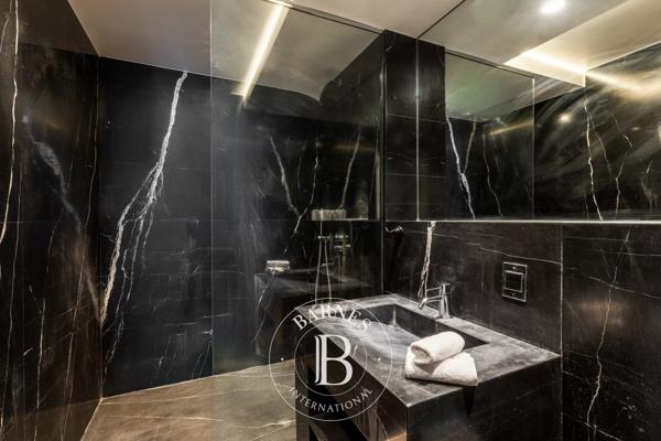 Paris 8ème, Appartement  49 m² à vendre