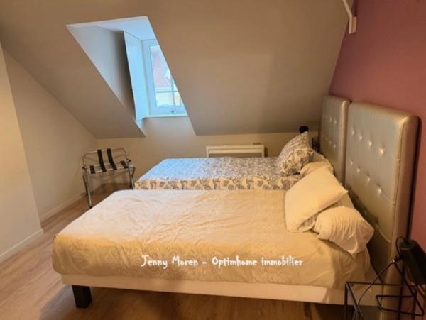 Le Touquet – Centre-ville Appartement meublé en duplex – 100 m² – 3 chambres – Balcon Loyer : 1 700 € / mois