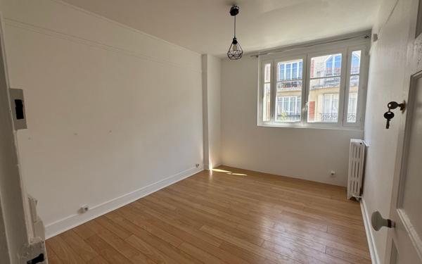 Appartement à vendre    1 pièce • 18,16 m2 Asnières-sur-Seine