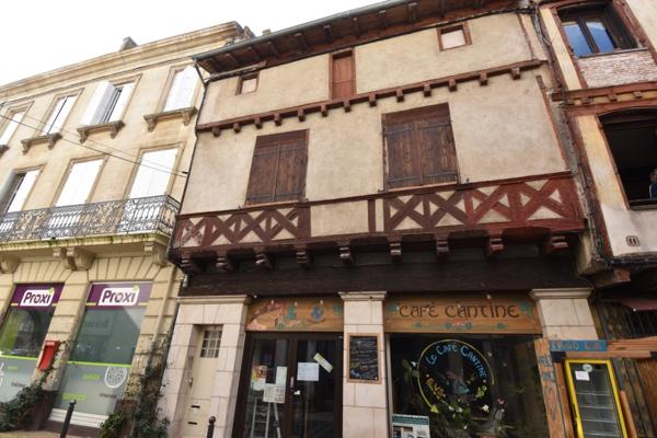 Dpt Lot et Garonne (47), à vendre VILLENEUVE SUR LOT immeuble