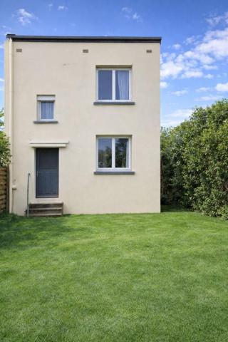 Maison de ville 87 m² - 3 chambres - Garage - Jardin - Proche Lorient centre