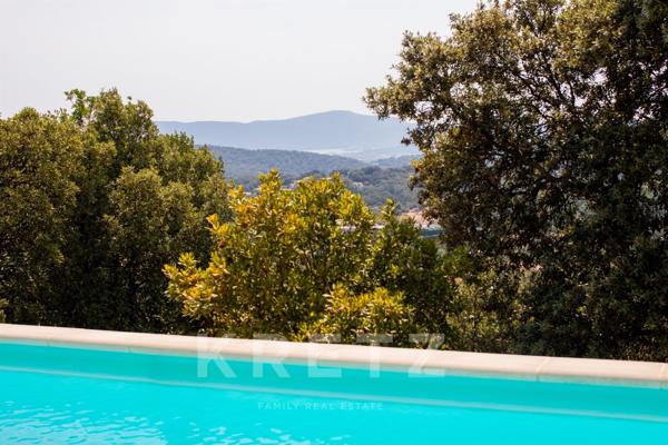 Exclusivité. Villa avec piscine et vue mer.