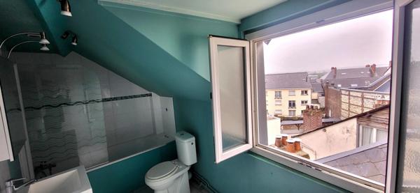 Rouen St Gervais / Gare : Appt rénové 32m² situé au 4e et dernier étage d'une petite copro ... Belle Opportunité !