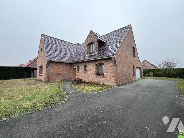 Hazebrouck / Nouveauté en exclusivité !! 
À deux des commerces ( secteur Carrefour ) , à vendr...