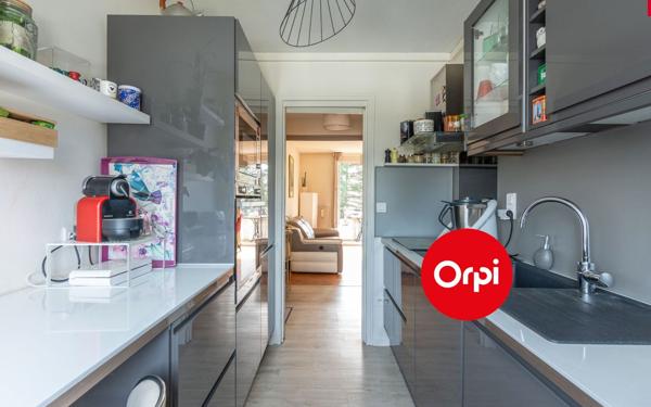 Appartement à vendre    3 pièces • 56 m2 Bron