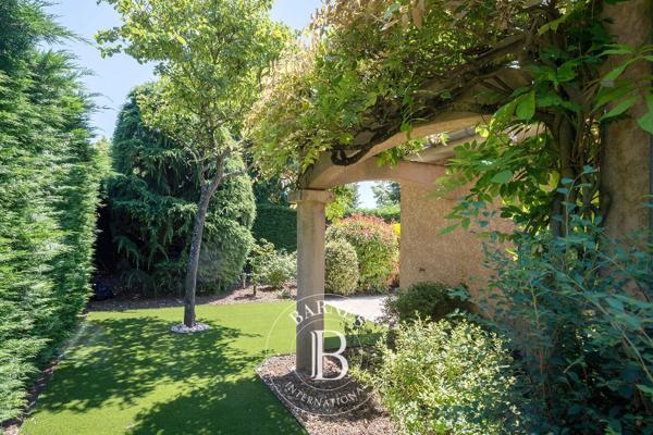 Caluire-et-Cuire, Maison 4 Chambres -  210 m² à vendre