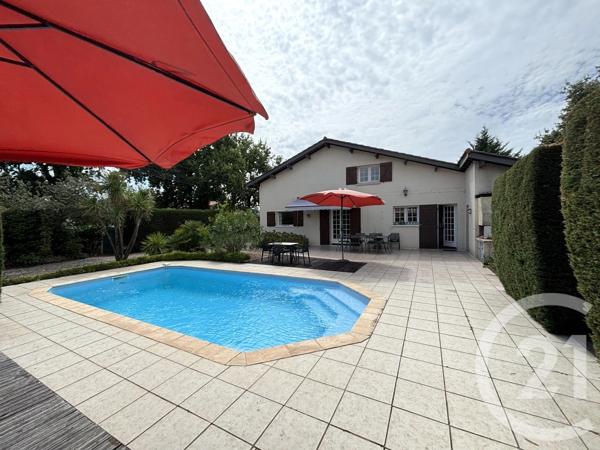 Maison à vendre  4 pièces - 109 m 2   ANDERNOS LES BAINS  - 33