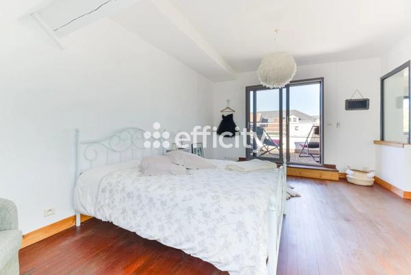 Maison
         8 pièces
        - 254 m² Bien prestige 835 000 € *