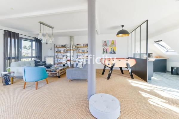 Maison
         8 pièces
        - 254 m² Bien prestige 835 000 € *