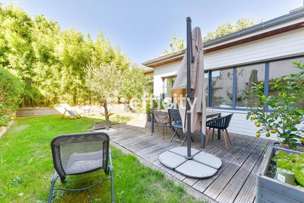 Maison
         8 pièces
        - 254 m² Bien prestige 835 000 € *