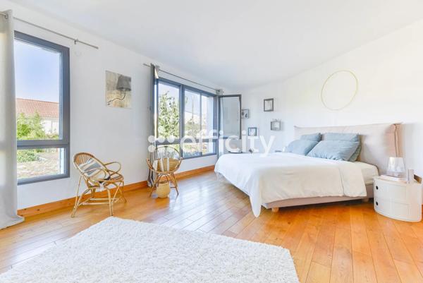 Maison
         8 pièces
        - 254 m² Bien prestige 835 000 € *