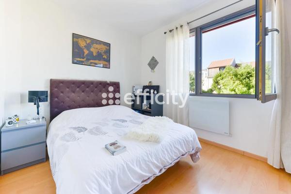 Maison
         8 pièces
        - 254 m² Bien prestige 835 000 € *