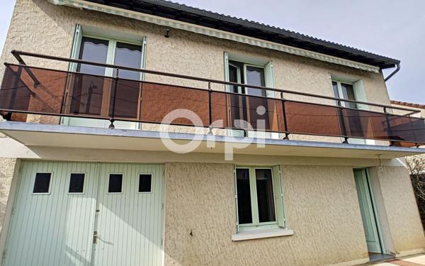 Maison à louer    5 pièces •  Saint-Pantaléon-de-Larche