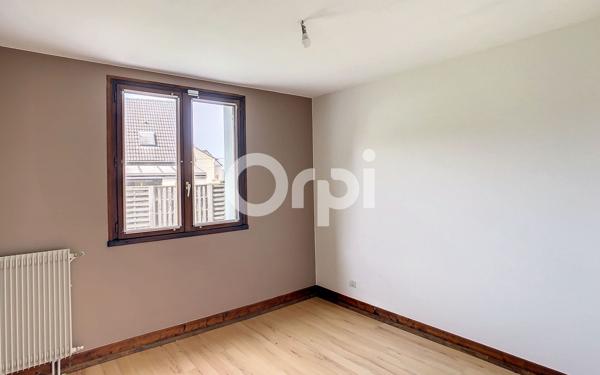 Maison à louer    5 pièces •  Saint-Pantaléon-de-Larche