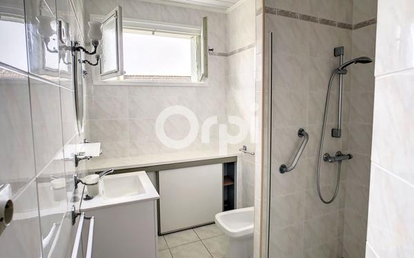 Maison à louer    5 pièces •  Saint-Pantaléon-de-Larche