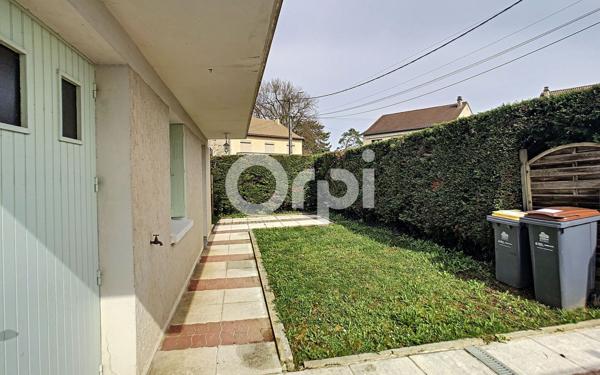 Maison à louer    5 pièces •  Saint-Pantaléon-de-Larche