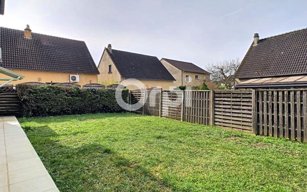 Maison à louer    5 pièces •  Saint-Pantaléon-de-Larche