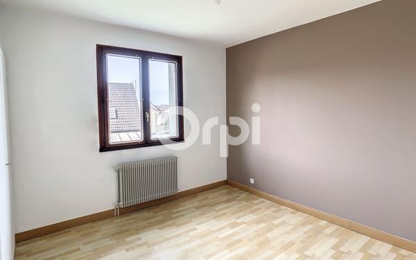 Maison à louer    5 pièces •  Saint-Pantaléon-de-Larche