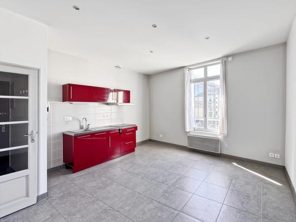 HYPER CENTRE D’ANGERS – T2 lumineux traversant avec VUE DÉGAGÉE sur l'esplanade Fleur d'eau