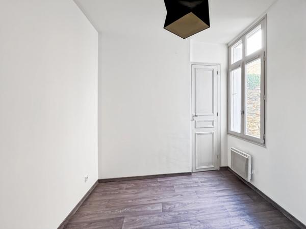 HYPER CENTRE D’ANGERS – T2 lumineux traversant avec VUE DÉGAGÉE sur l'esplanade Fleur d'eau