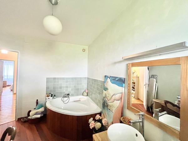 Appartement Caen 4 pièce(s) 90 m2 - rez de jardin - terrasse sud - cave - garage fermé