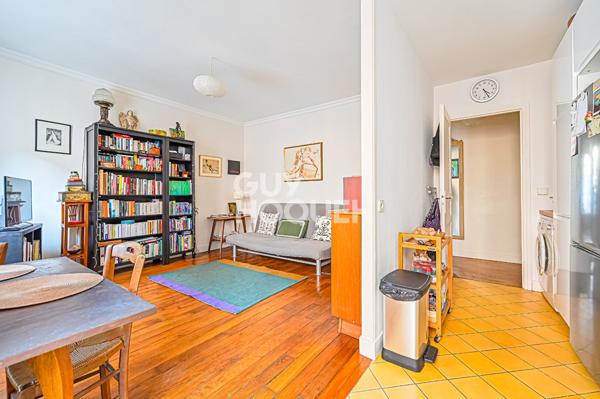 À DEUX PAS DU BOIS DE VINCENNES - GRAND 2 PIÈCES DE 47m2 -