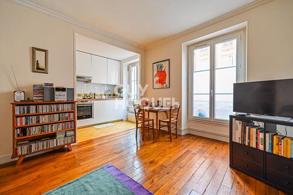 À DEUX PAS DU BOIS DE VINCENNES - GRAND 2 PIÈCES DE 47m2 -