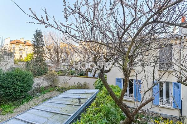 À DEUX PAS DU BOIS DE VINCENNES - GRAND 2 PIÈCES DE 47m2 -