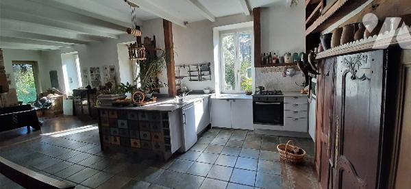 Grande maison familiale de 6 pièces avec dépendances et grand jardin