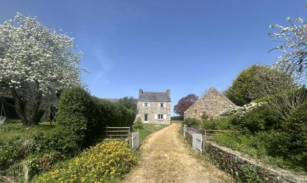 Plouider (29260) Maison de campagne, avec hangar