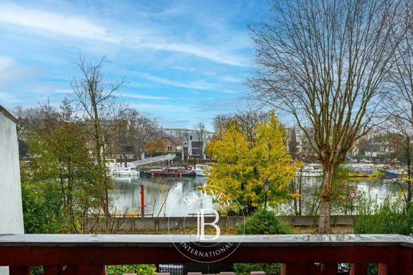 Joinville-le-Pont, Maison 6 Chambres -  350 m² à vendre