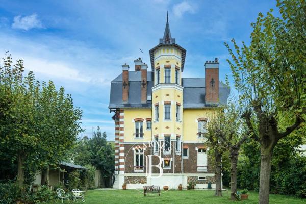 Joinville-le-Pont, Maison 6 Chambres -  350 m² à vendre