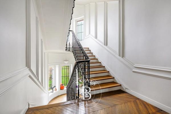 Joinville-le-Pont, Maison 6 Chambres -  350 m² à vendre