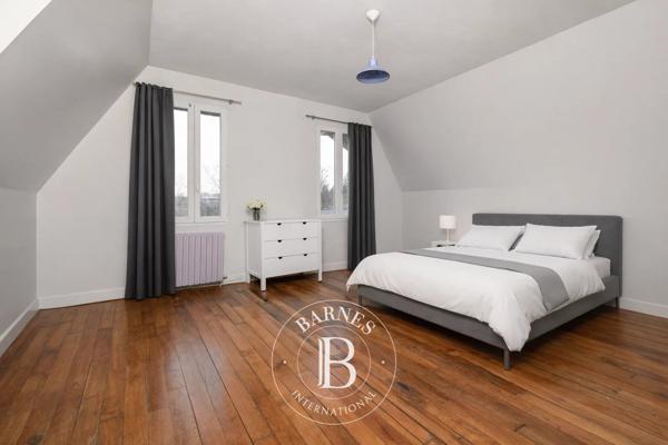 Joinville-le-Pont, Maison 6 Chambres -  350 m² à vendre