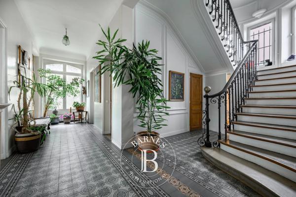 Joinville-le-Pont, Maison 6 Chambres -  350 m² à vendre
