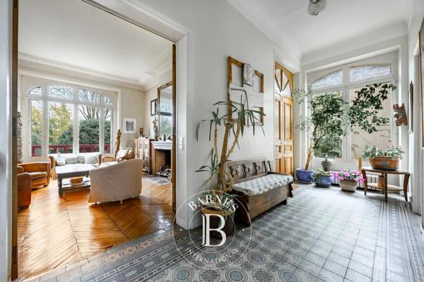 Joinville-le-Pont, Maison 6 Chambres -  350 m² à vendre