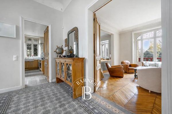 Joinville-le-Pont, Maison 6 Chambres -  350 m² à vendre