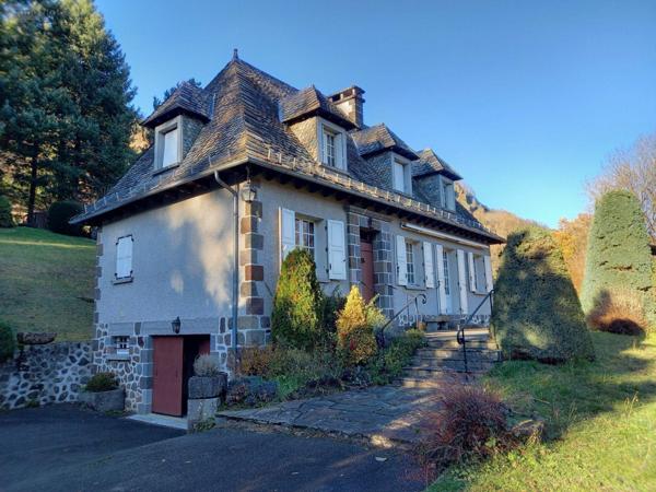 Maison à vendre à Vic-sur-Cère dans le Cantal (15800), ref : MG/2305