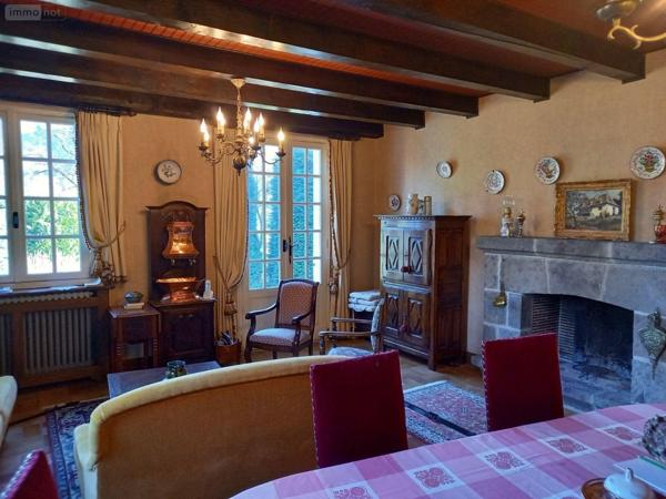 Maison à vendre à Vic-sur-Cère dans le Cantal (15800), ref : MG/2305