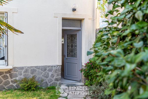 Généreuse maison familiale avec patio, jardin arboré et garage double