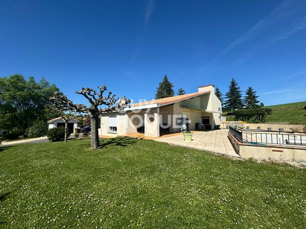 Maison d'architecte avec piscine et parc