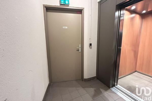 Location parking 10 m² Paris 20