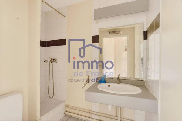 Appartement 1 pièce                                        - 69007 LYON Réf : 213931