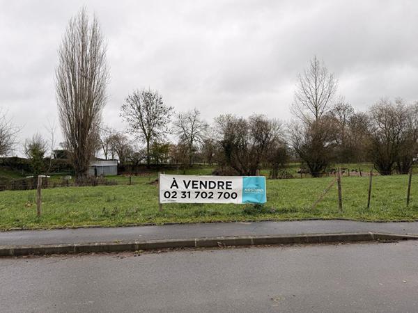Terrain à Ste Honorine du Fay