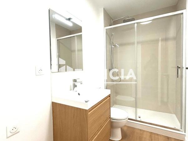 Location Studio 27 m² - 5 Rue de la Voute Paris 75012