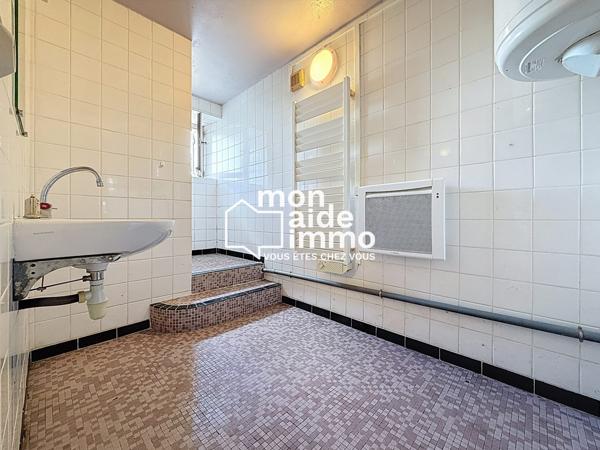 Deux maisons et garage