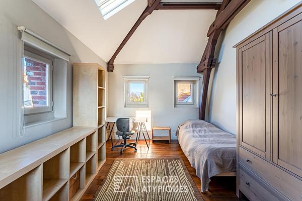 Triplex familial chargé d’histoire à deux pas de la Section Internationale de Sèvre.