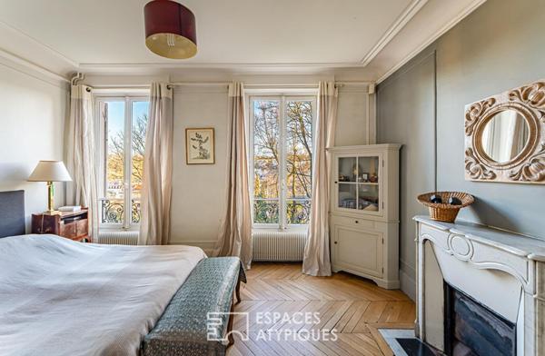 Triplex familial chargé d’histoire à deux pas de la Section Internationale de Sèvre.