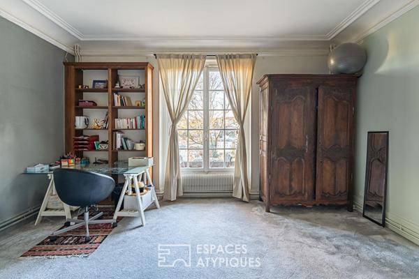 Triplex familial chargé d’histoire à deux pas de la Section Internationale de Sèvre.